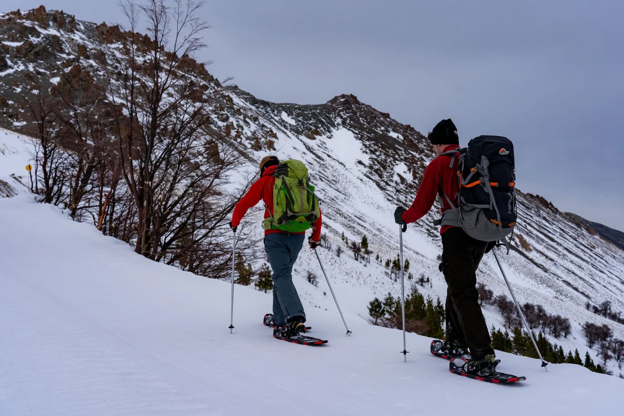 Caminata con raquetas en la nieve en Esquel
