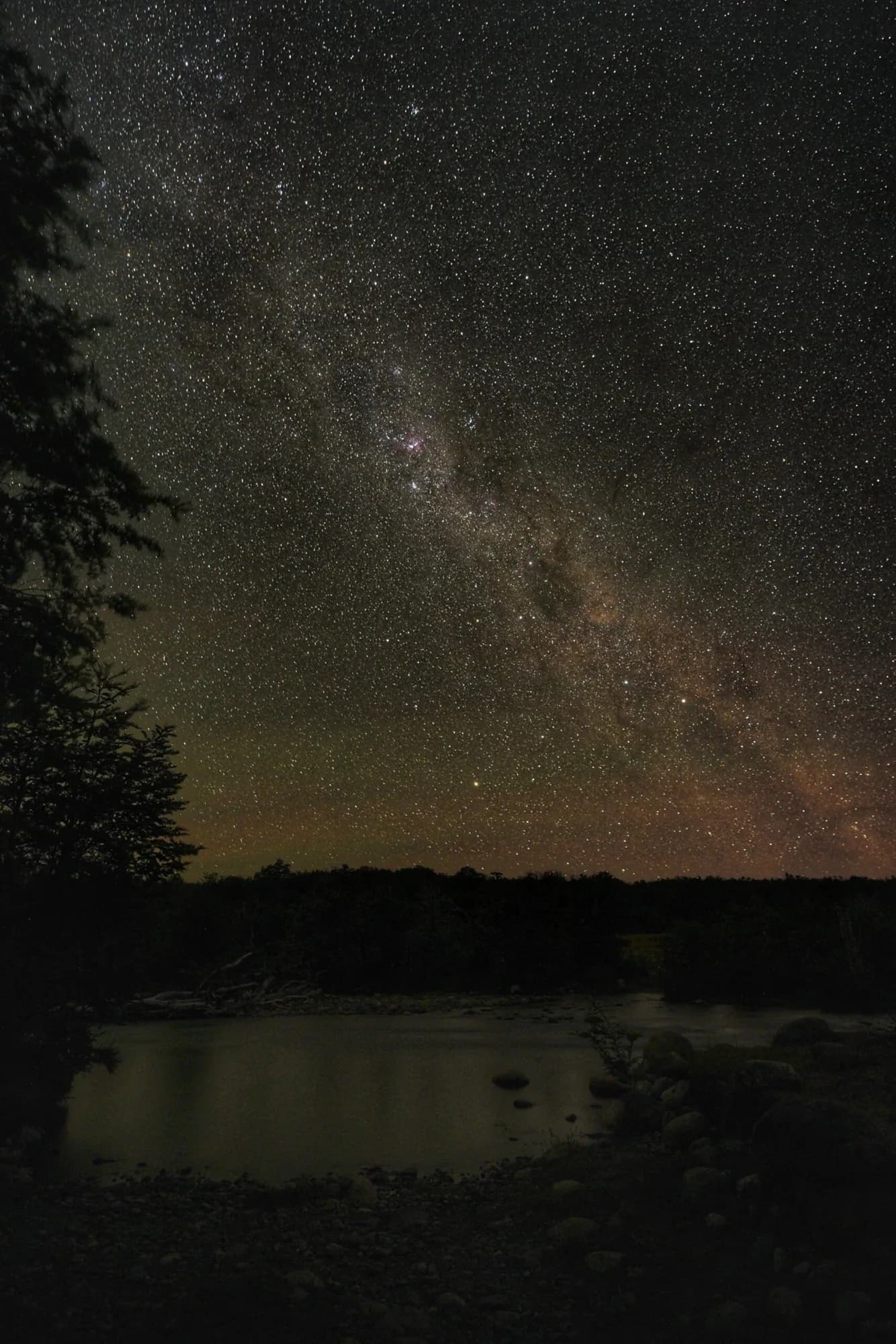 Una noche mirando estrellas en la Laguna La Zeta en Esquel